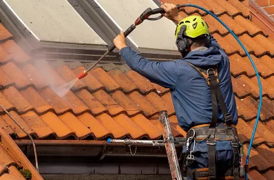 Démoussage et hydrofuge de toiture à Hénu